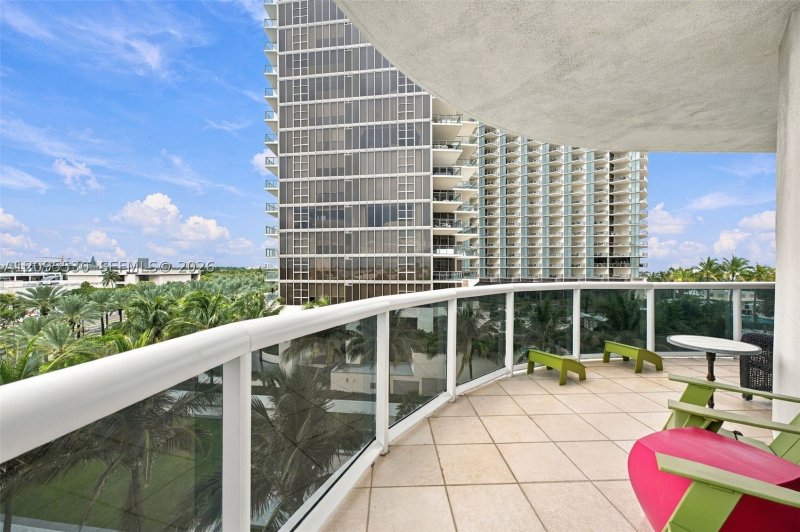 Condo for sale at Majestic Tower 601