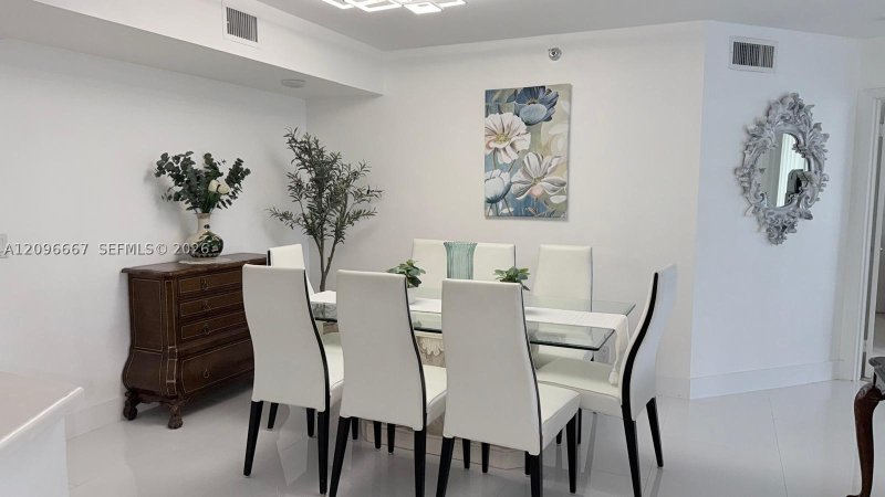 Condo for sale at Mystic Pointe 600 410
