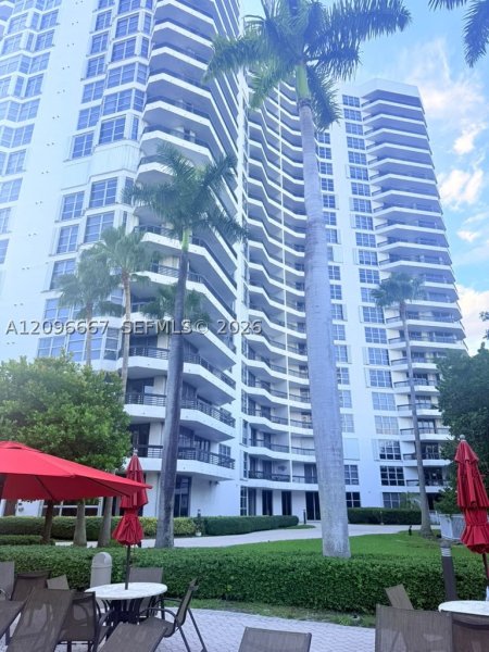 Condo for sale at Mystic Pointe 600 410
