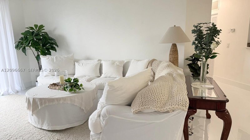 Condo for sale at Mystic Pointe 600 410