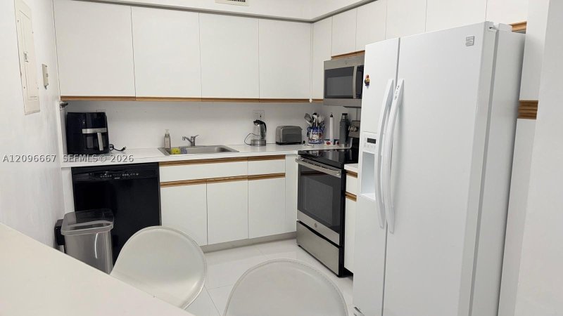 Condo for sale at Mystic Pointe 600 410