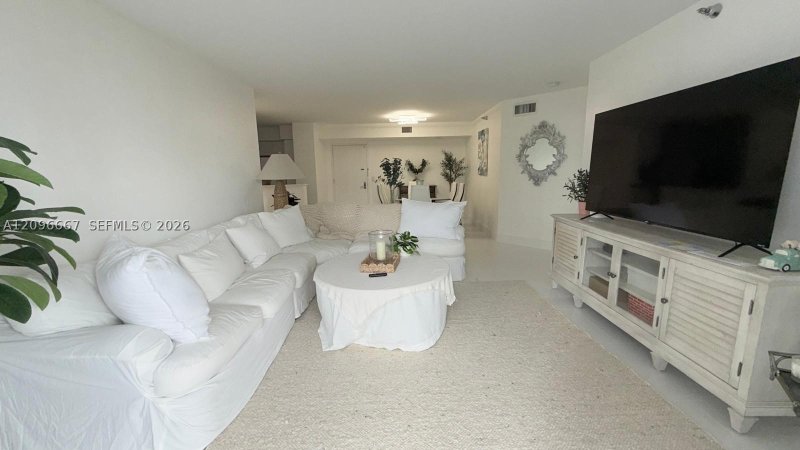 Condo for sale at Mystic Pointe 600 410