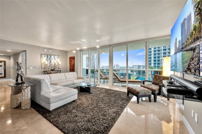 Comprar apartamento en Beach Club Three 1610
