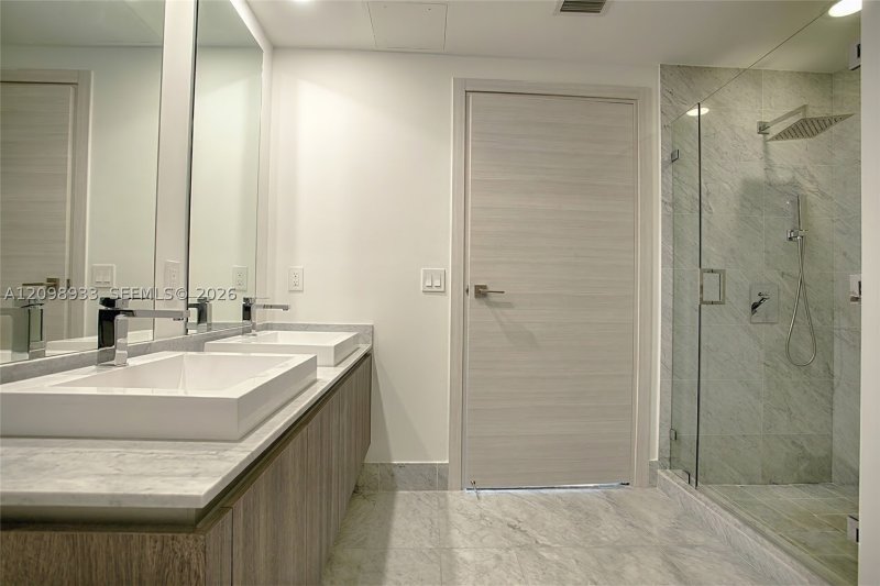 Condo for sale at SLS Lux Brickell 1203