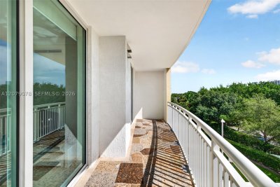 Comprar apartamento no Duo Condo 305E