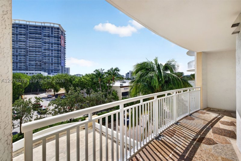 Comprar apartamento no Duo Condo 305E