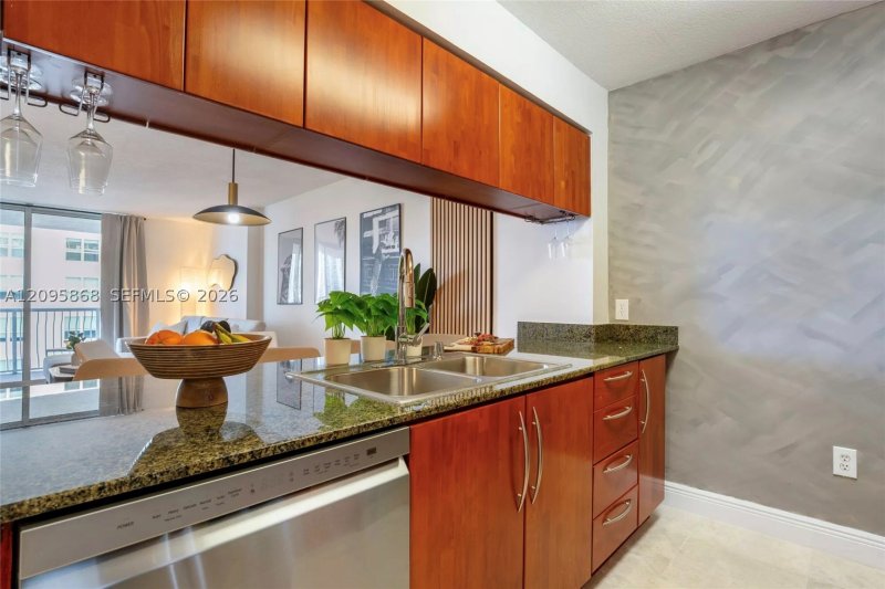 Condo for sale at The Club At Brickell Bay 1805