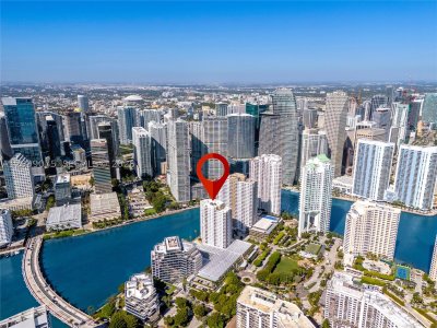 Comprar apartamento no Courvoisier Courts 1004