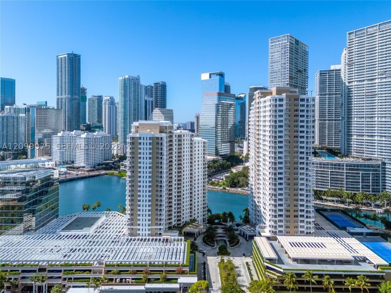 Condo for sale at Courvoisier Courts 1004