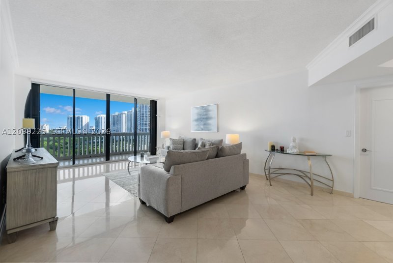 Condo for sale at 2000 Williams Island 1710