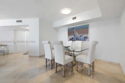 Comprar apartamento en 2000 Williams Island 1710