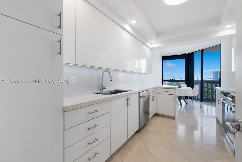 Condo for sale at 2000 Williams Island 1710