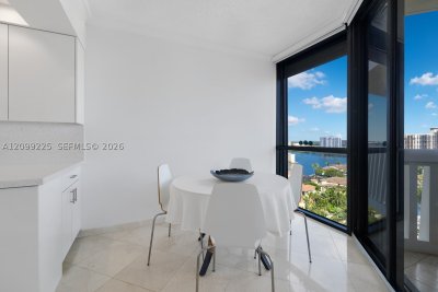 Comprar apartamento en 2000 Williams Island 1710