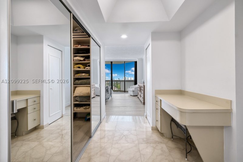Condo for sale at 2000 Williams Island 1710