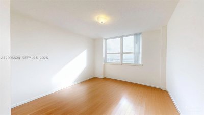 Comprar apartamento en Turnberry On The Green 2505