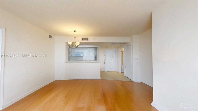 Comprar apartamento en Turnberry On The Green 2505