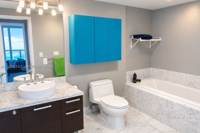 Comprar apartamento no Vizcayne Everglades On The Bay 3204