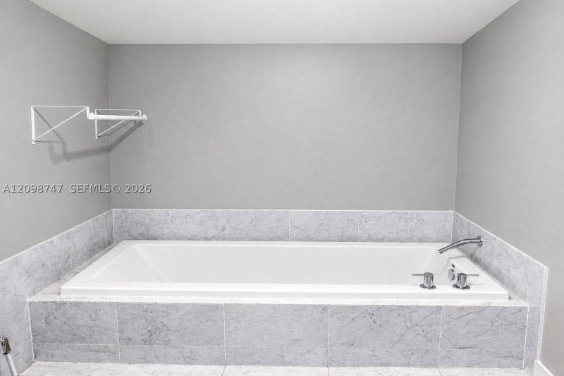 Comprar apartamento no Vizcayne Everglades On The Bay 3204