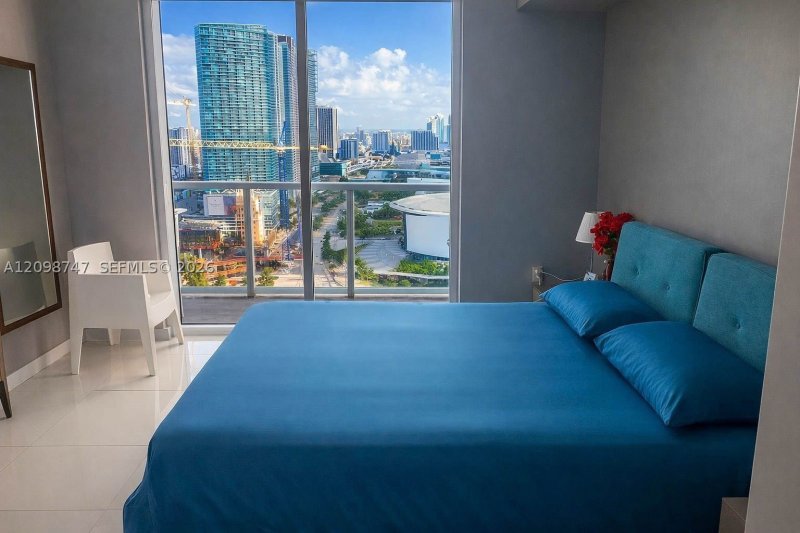 Comprar apartamento no Vizcayne Everglades On The Bay 3204