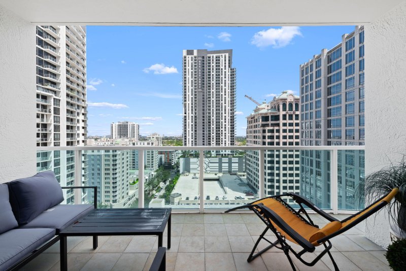 Condo for sale at 350 Las Olas Place 1950