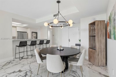 Comprar apartamento no Ritz Carlton Coconut Grove 605