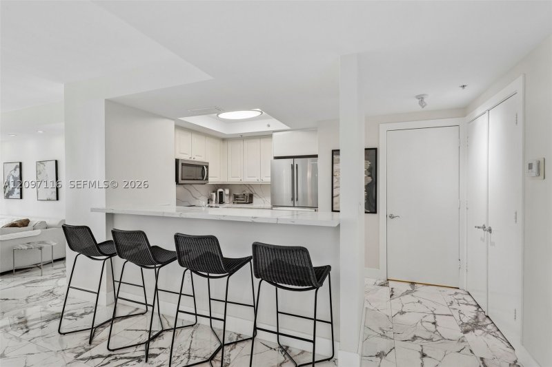 Comprar apartamento no Ritz Carlton Coconut Grove 605