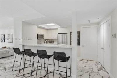 Comprar apartamento no Ritz Carlton Coconut Grove 605
