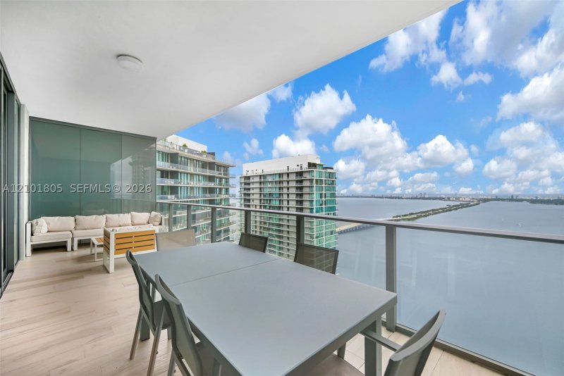 Condo for sale at Gran Paraiso 4705