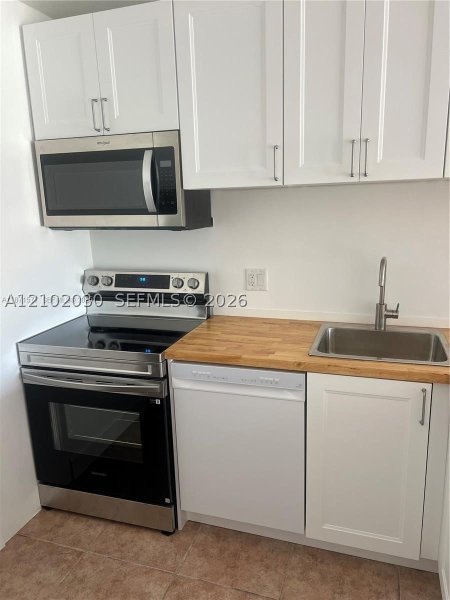 Apartment for rent at Island Place At North Bay 5B