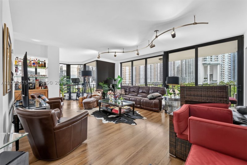 Property photo # 9