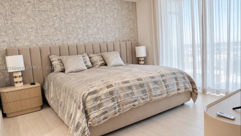 Apartment for rent at One Park Tower by Turnberry 1410