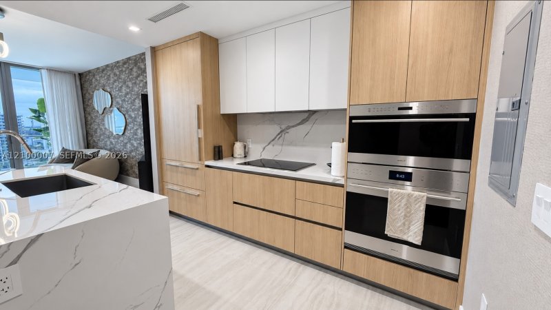 Apartment for rent at One Park Tower by Turnberry 1410