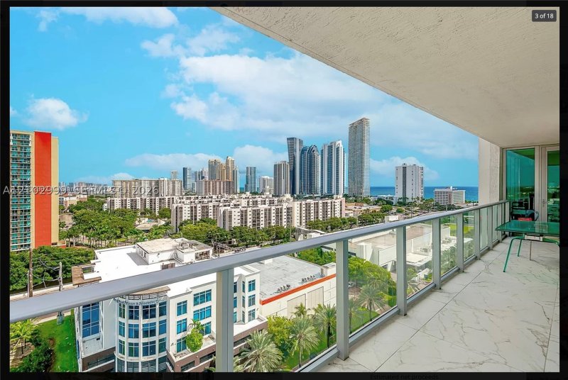 Aluguel de apartamento no Parque Towers at St. Tropez 5-1401