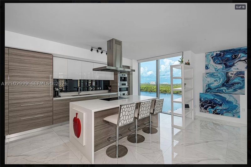 Aluguel de apartamento no Parque Towers at St. Tropez 5-1401