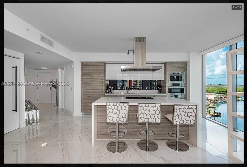 Aluguel de apartamento no Parque Towers at St. Tropez 5-1401