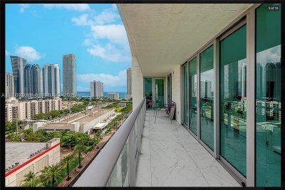 Aluguel de apartamento no Parque Towers at St. Tropez 5-1401