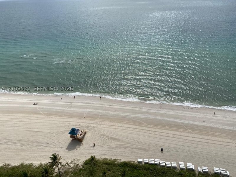 Apartment for rent at Trump Royale 3306