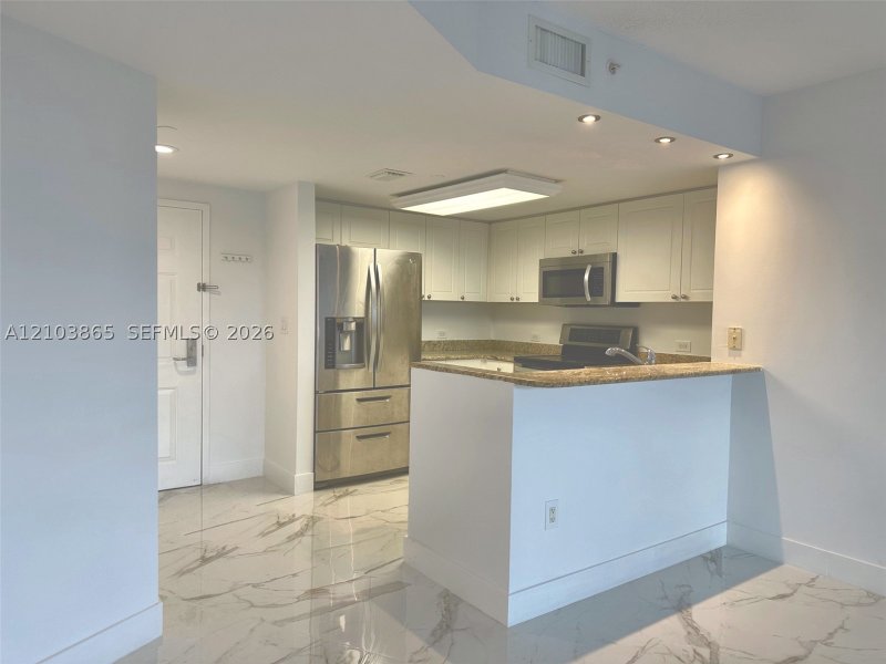 Aluguel de apartamento no Turnberry On The Green 406