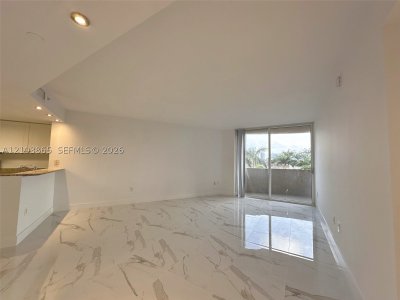 Aluguel de apartamento no Turnberry On The Green 406