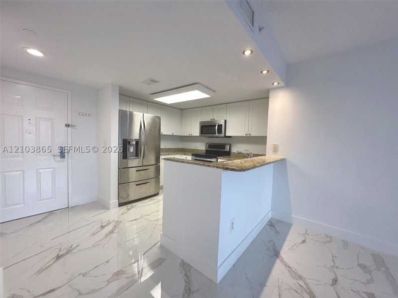 Aluguel de apartamento no Turnberry On The Green 406