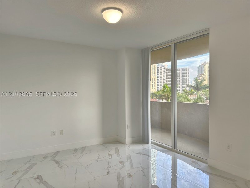 Aluguel de apartamento no Turnberry On The Green 406
