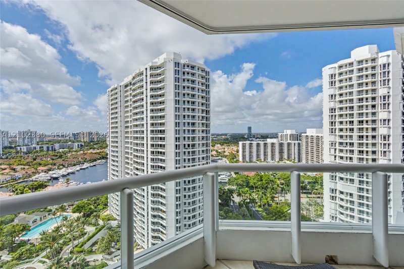 Condo for sale at Atlantic Two at The Point 2202