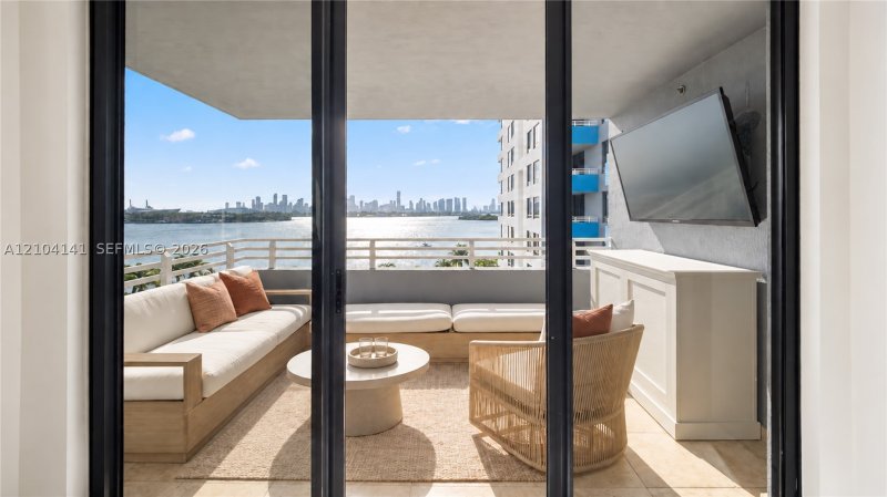 Comprar apartamento no Waverly 708