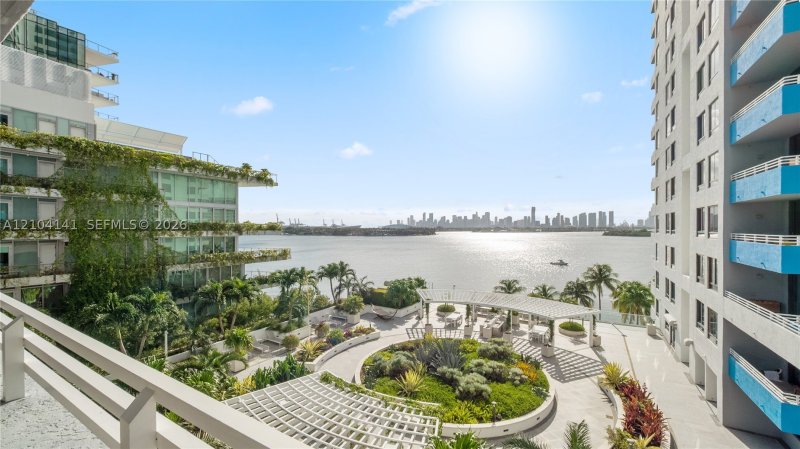 Comprar apartamento no Waverly 708