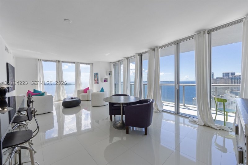 Condo for sale at Icon Brickell Tower II 3401