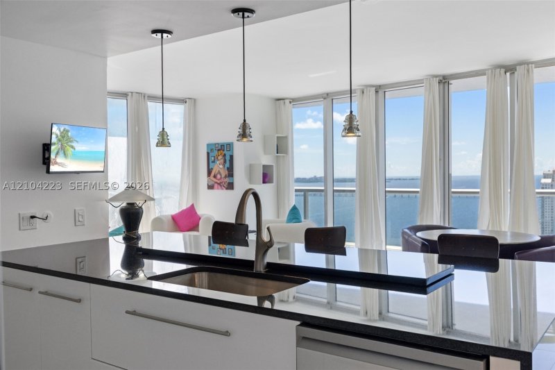Condo for sale at Icon Brickell Tower II 3401
