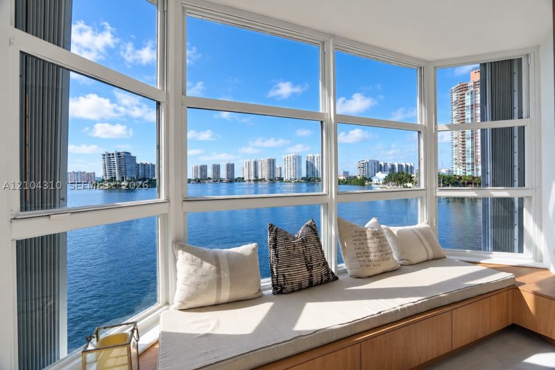 Comprar apartamento no Mystic Pointe 500 415