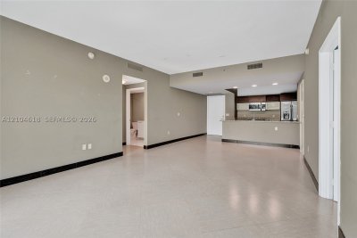 Aluguel de apartamento no The Plaza Tower II 1106