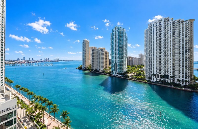Aluguel de apartamento no Aston Martin Residences T-2407