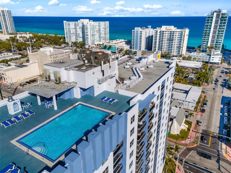 Apartment for rent at 401 Blu 1504